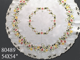 72x90'' Oval Embroidered Floral Polyester Embroidery Tablecloth 8 Napkins Beige 